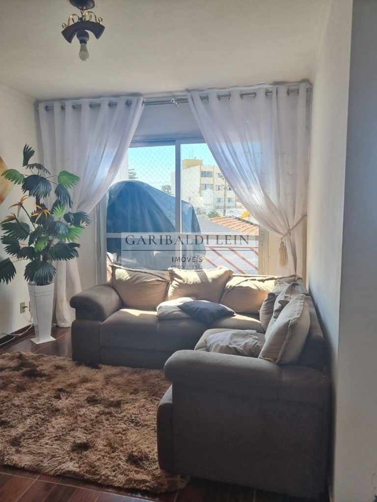 Apartamento à venda com 2 quartos, 70m² - Foto 1