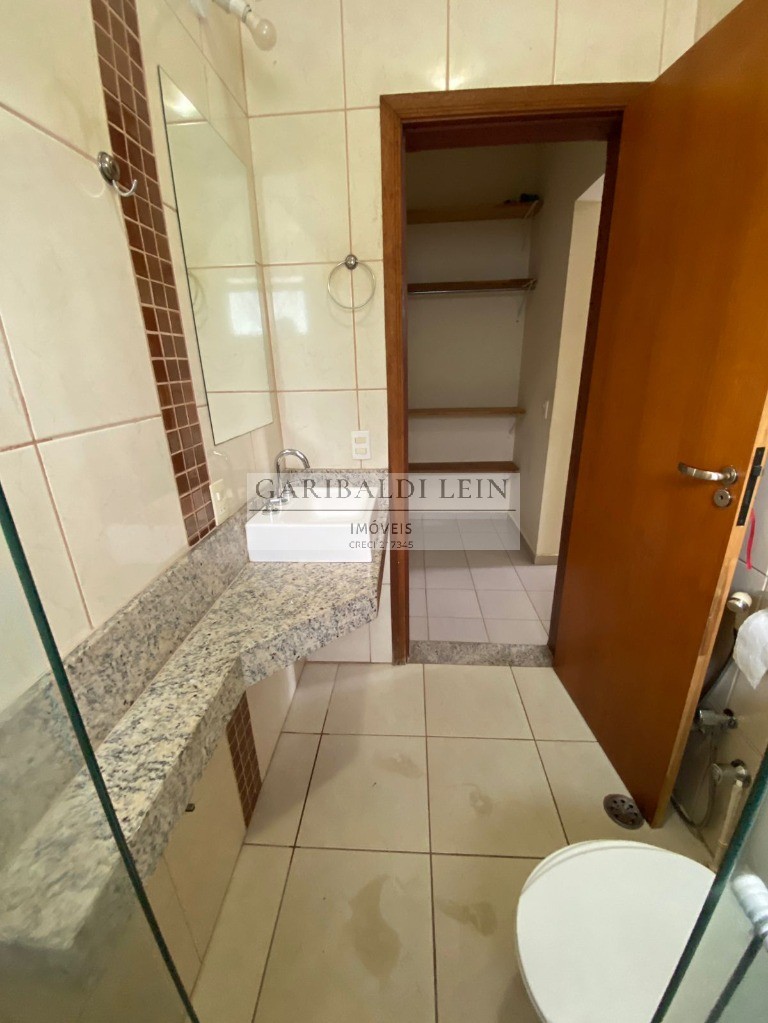 Casa à venda com 6 quartos, 290m² - Foto 16