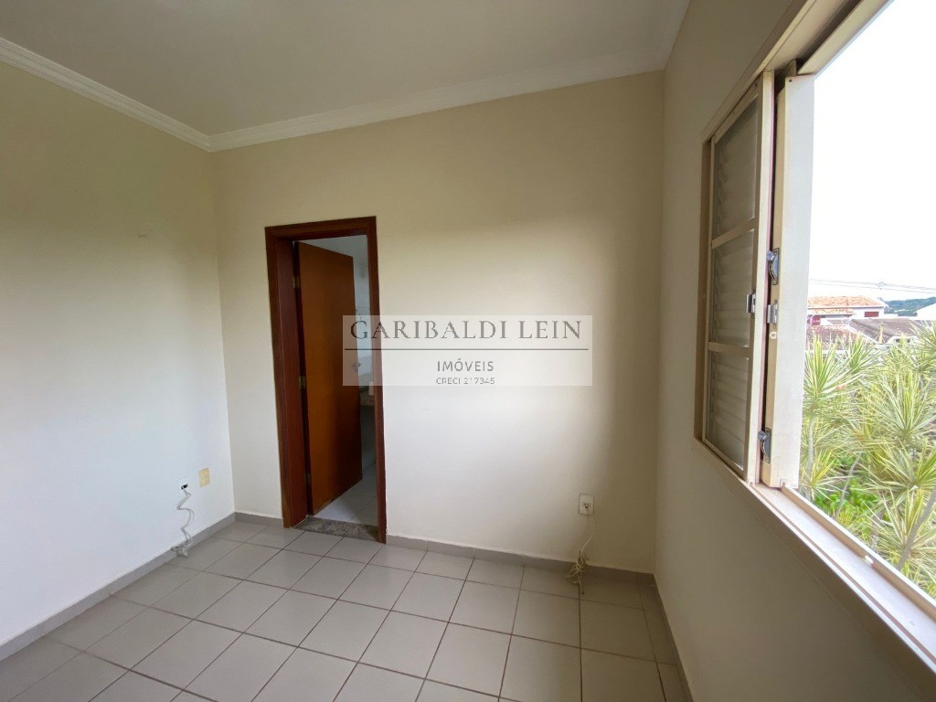 Casa à venda com 6 quartos, 290m² - Foto 19