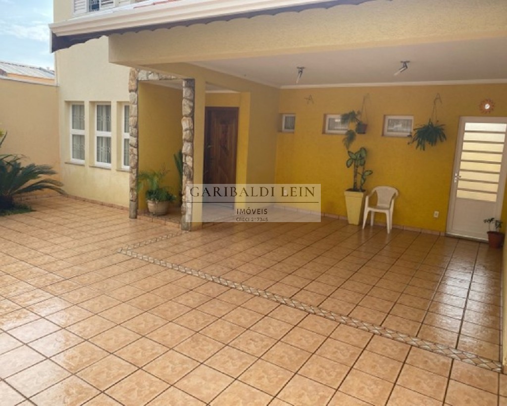 Casa à venda com 3 quartos, 200m² - Foto 2