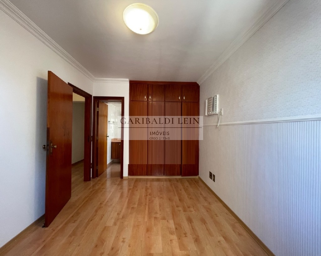 Apartamento à venda com 3 quartos, 215m² - Foto 8