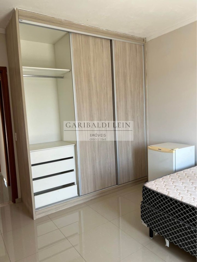 Casa para alugar com 4 quartos, 250m² - Foto 14