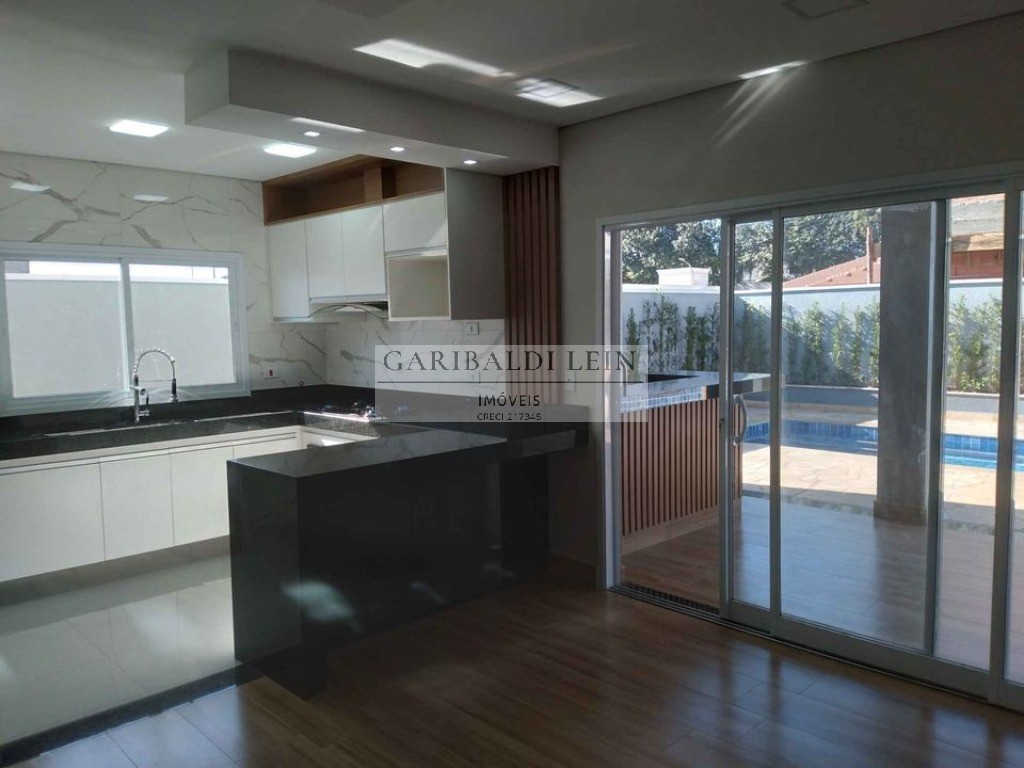 Casa à venda com 4 quartos, 250m² - Foto 13