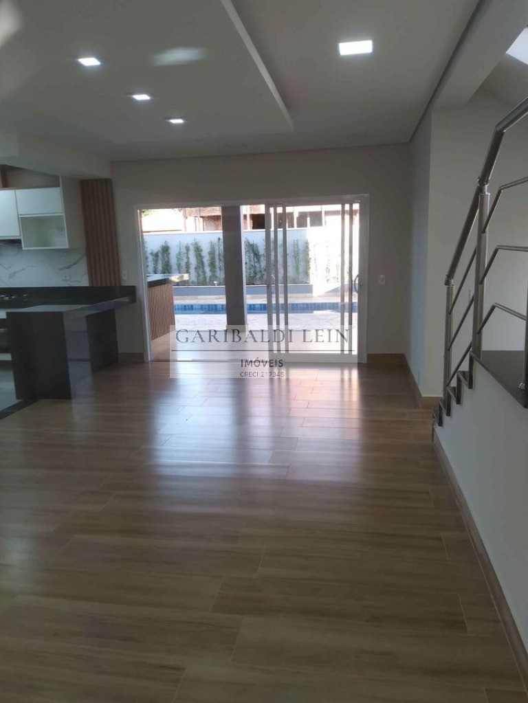 Casa à venda com 4 quartos, 250m² - Foto 11