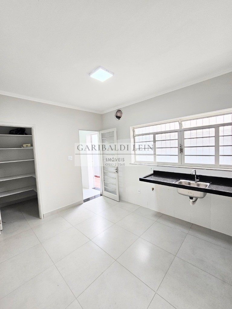 Casa à venda e aluguel com 3 quartos, 261m² - Foto 31