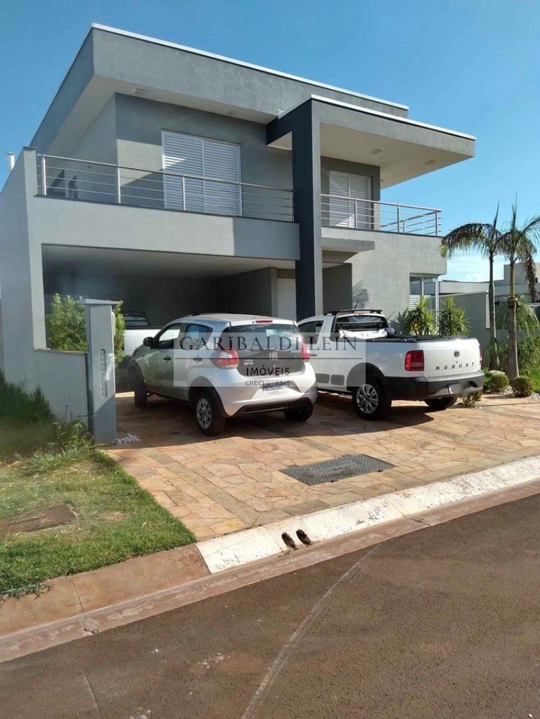 Casa à venda com 4 quartos, 250m² - Foto 1