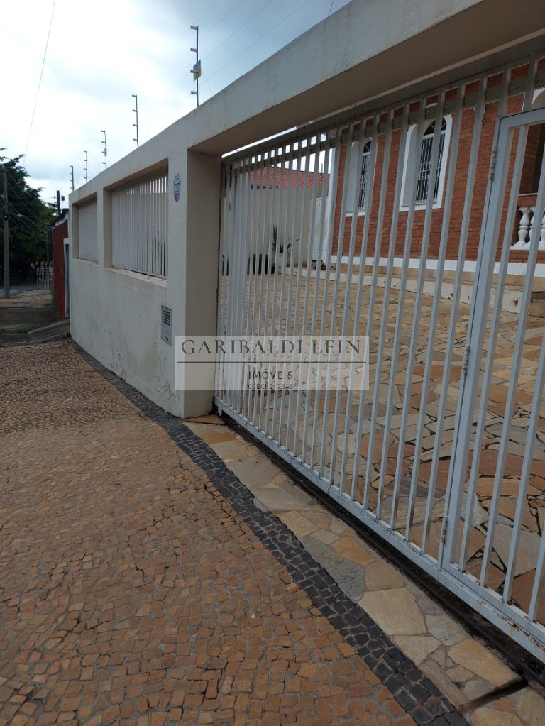 Casa à venda com 3 quartos, 195m² - Foto 2