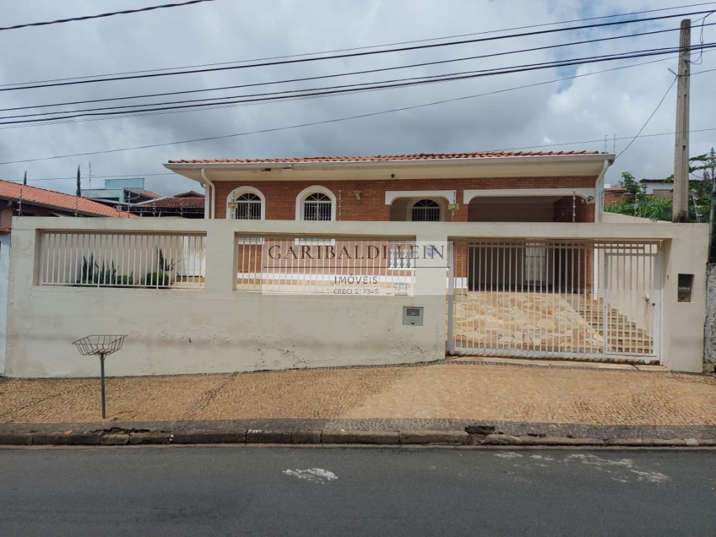 Casa à venda com 3 quartos, 195m² - Foto 1