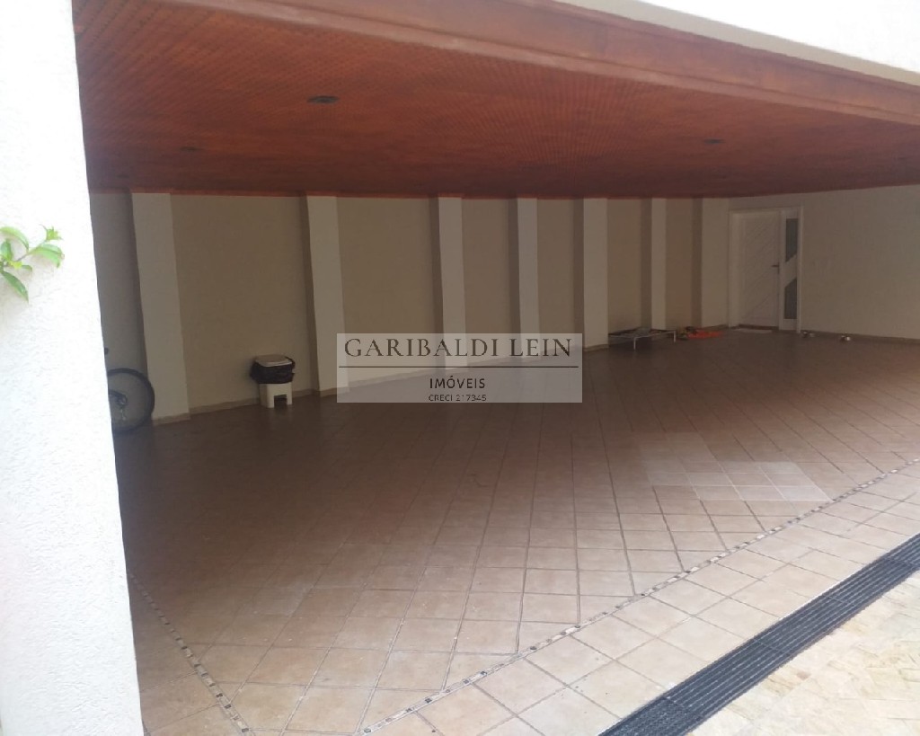 Casa à venda com 4 quartos, 550m² - Foto 8