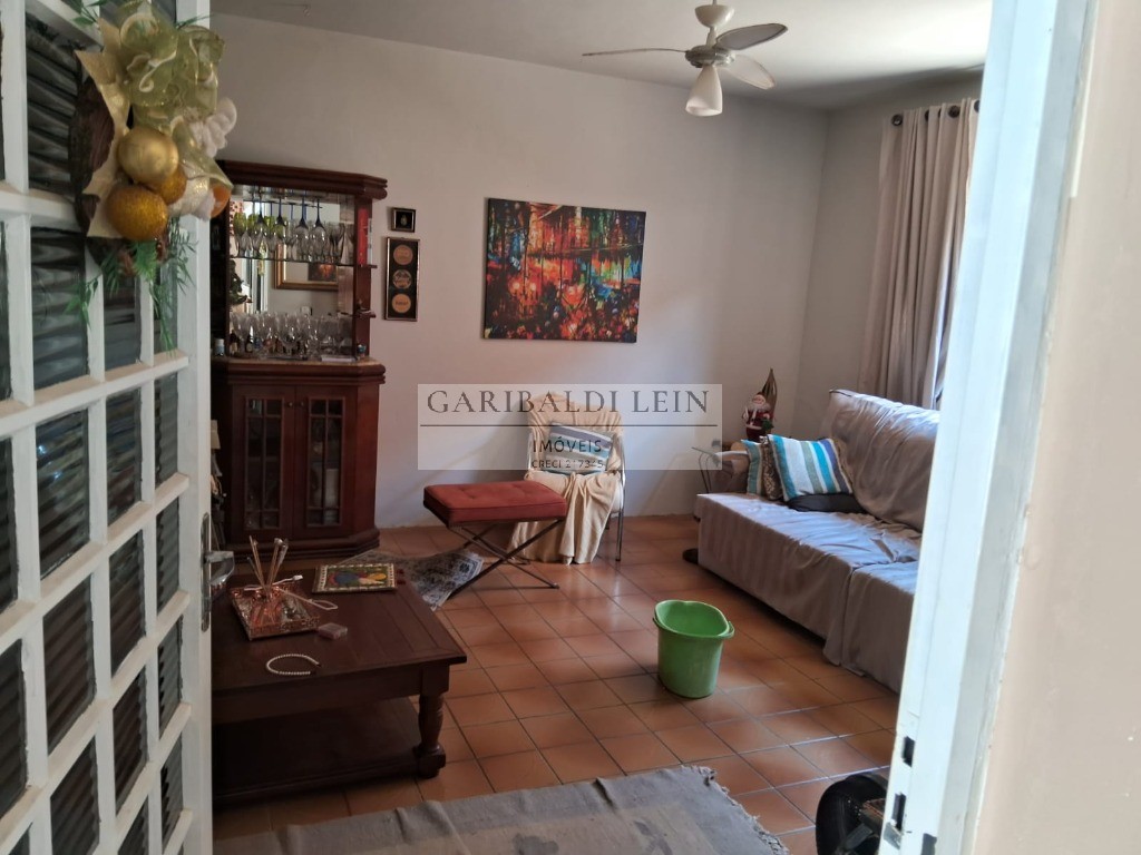 Casa à venda com 3 quartos, 120m² - Foto 2