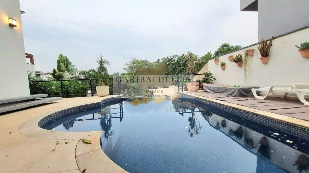 Casa à venda com 3 quartos, 280m² - Foto 1