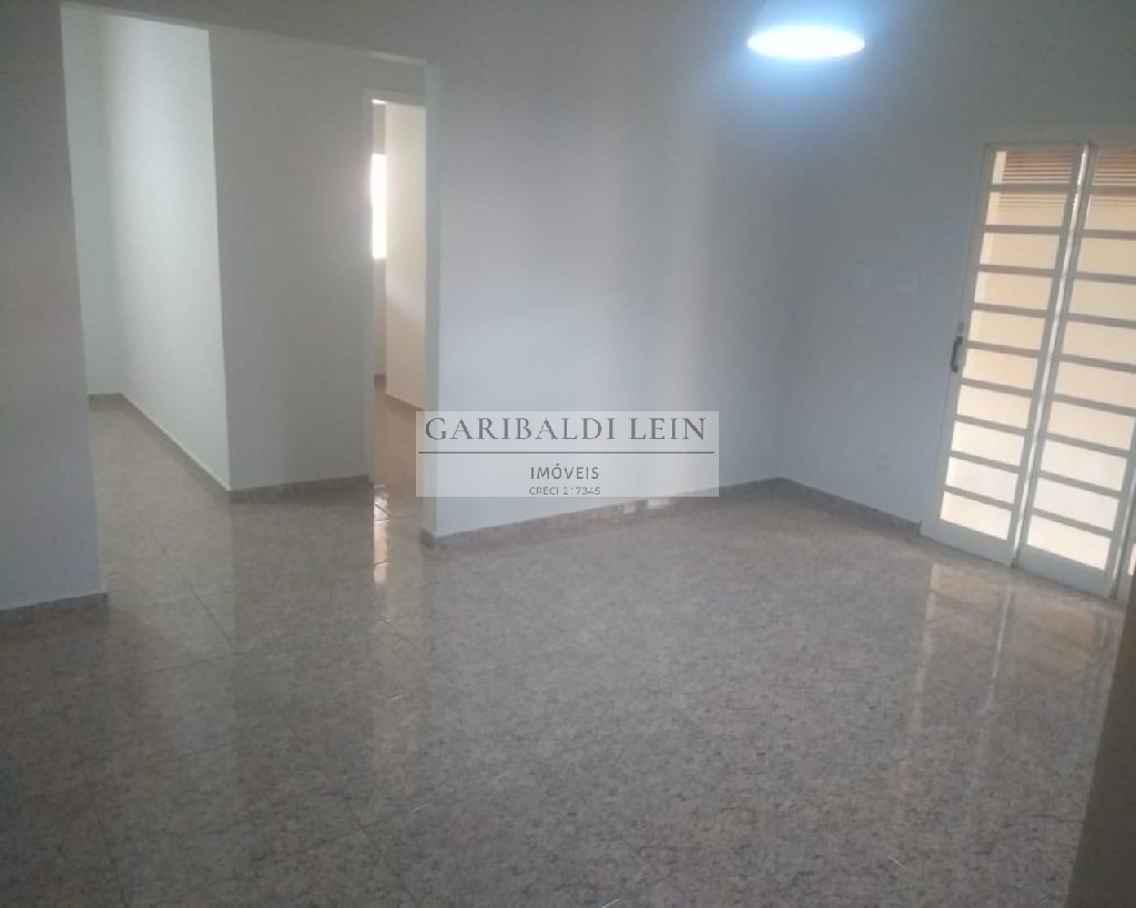 Casa à venda com 4 quartos, 330m² - Foto 4