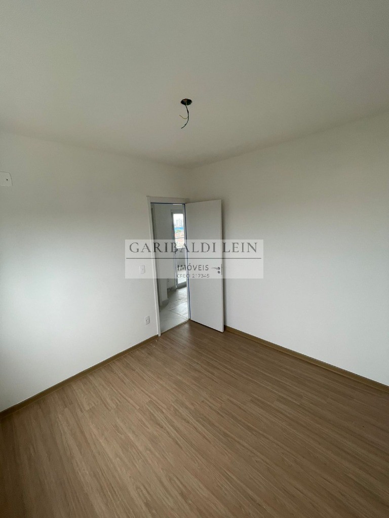 Apartamento à venda com 2 quartos, 66m² - Foto 3