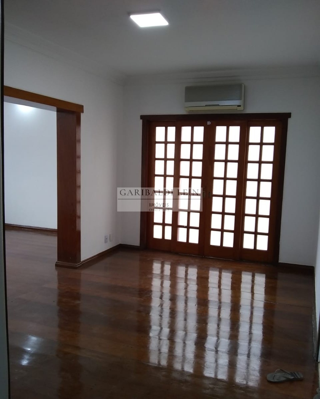 Casa à venda com 3 quartos, 169m² - Foto 2