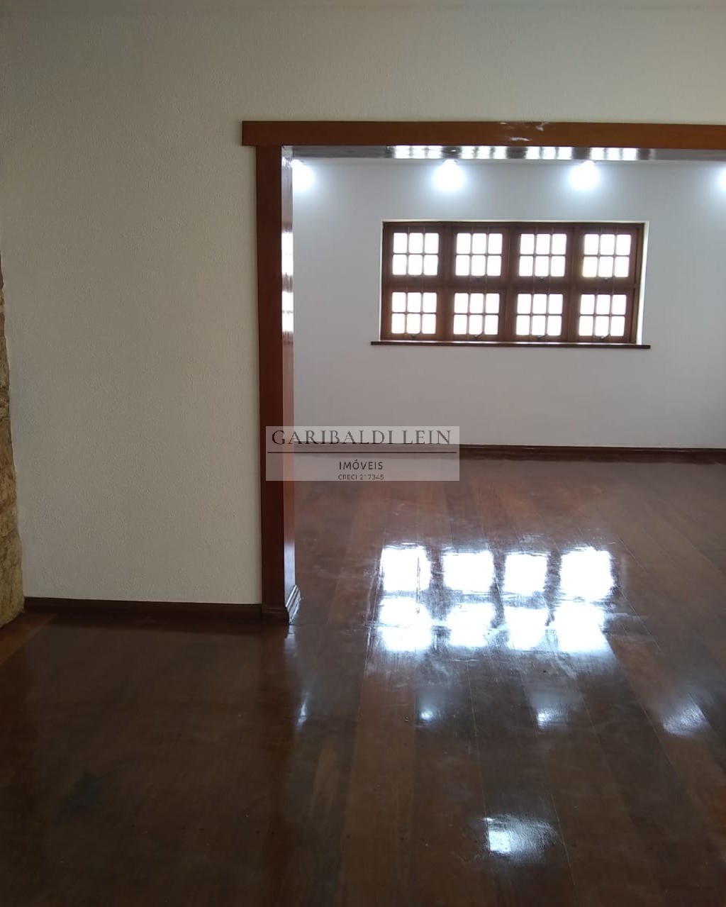 Casa à venda com 3 quartos, 169m² - Foto 3