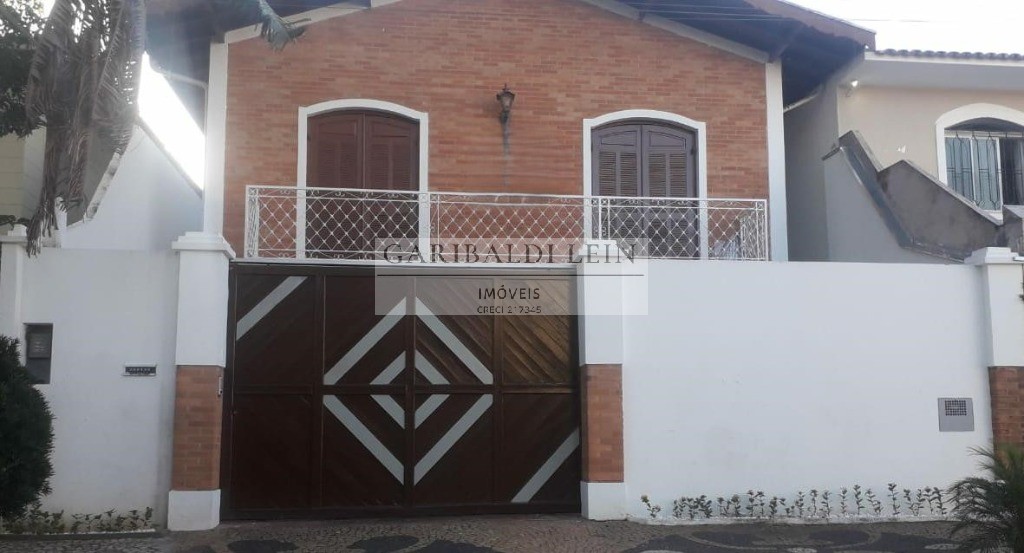 Casa para alugar com 3 quartos, 280m² - Foto 1