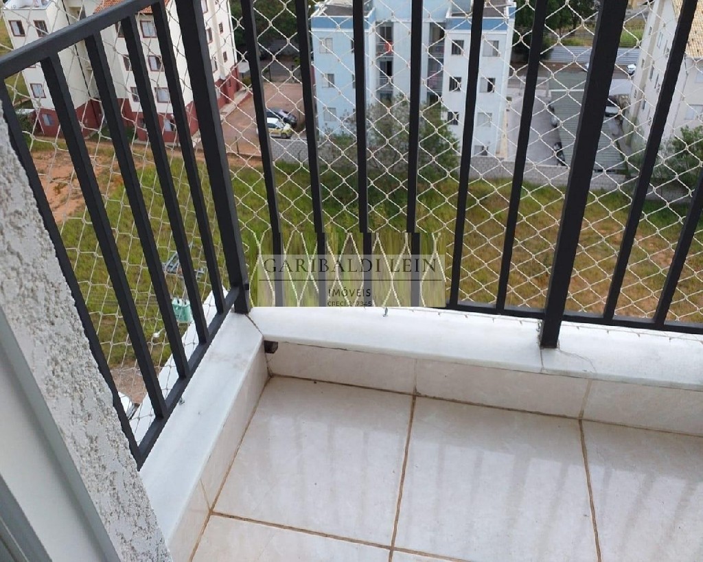 Apartamento à venda com 2 quartos, 68m² - Foto 2