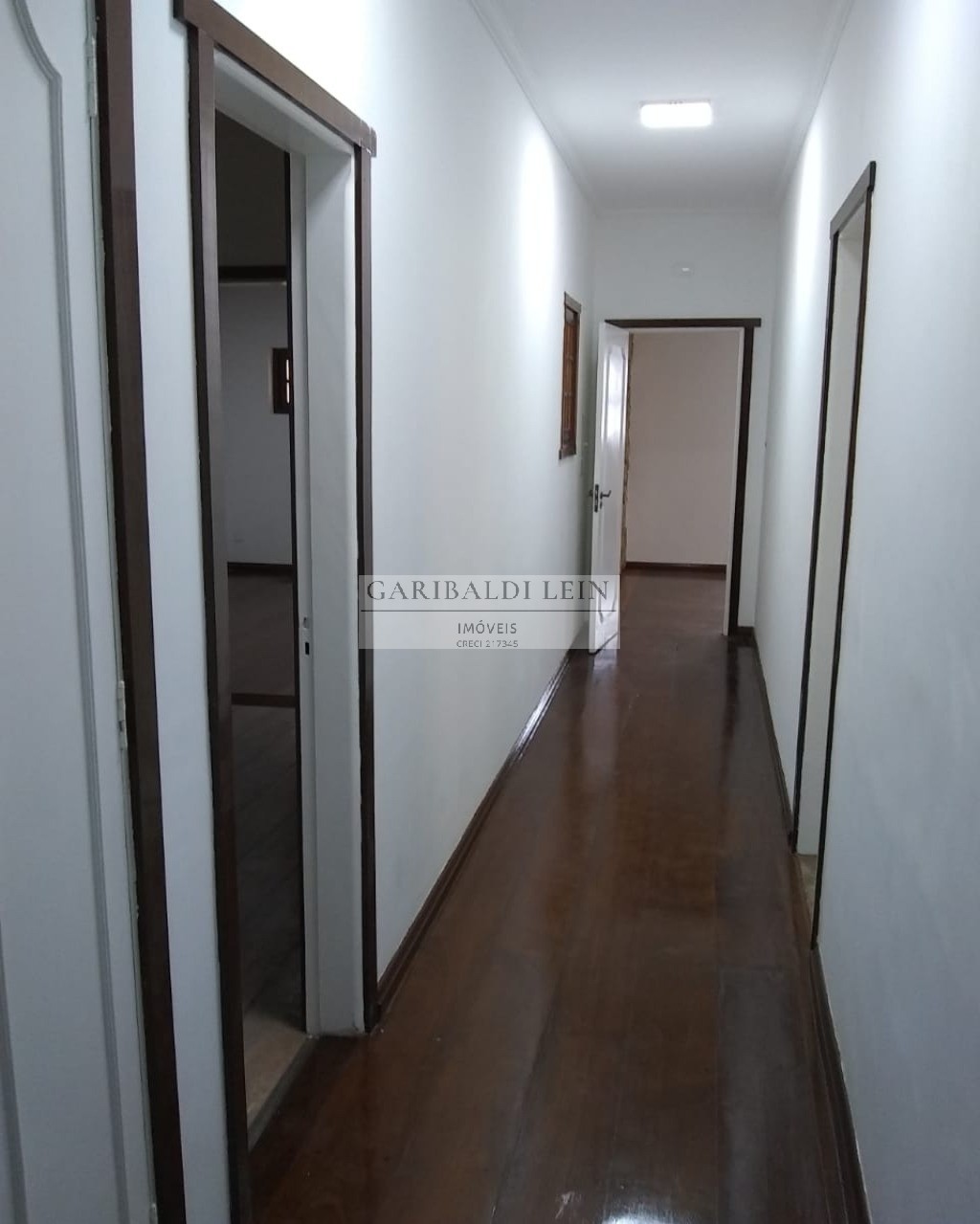 Casa à venda com 3 quartos, 169m² - Foto 7