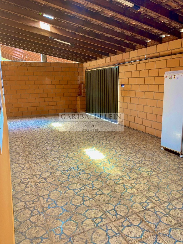 Casa à venda com 2 quartos, 90m² - Foto 2