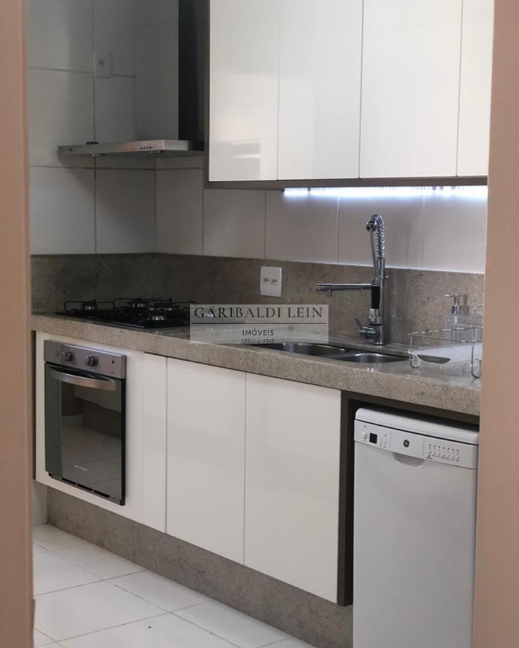 Apartamento à venda com 3 quartos, 105m² - Foto 6