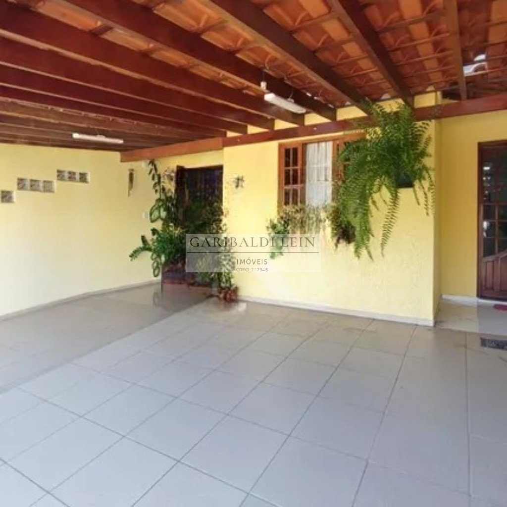 Casa à venda com 2 quartos, 70m² - Foto 1