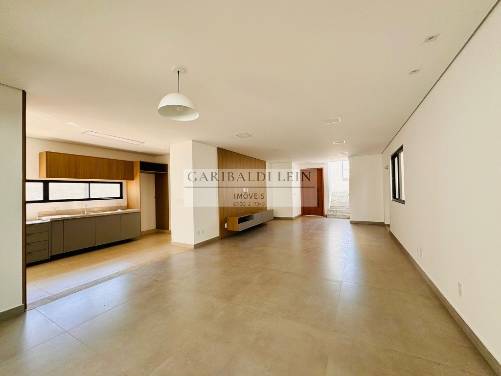 Casa à venda com 3 quartos, 209m² - Foto 7