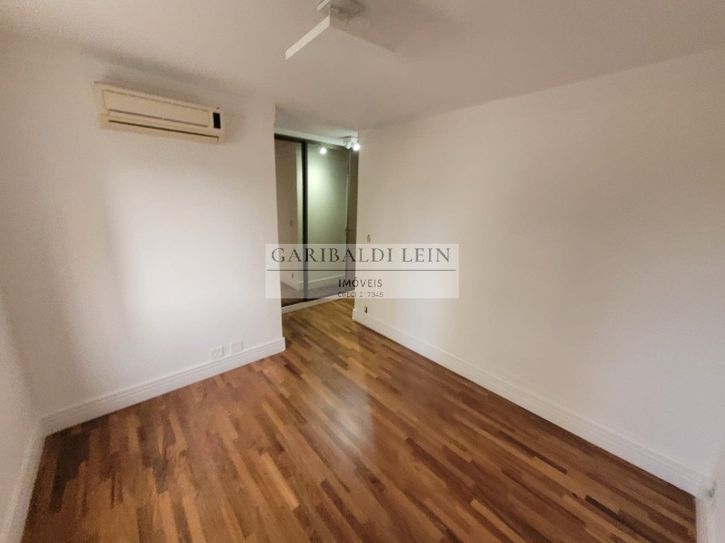 Apartamento para alugar com 3 quartos, 125m² - Foto 9