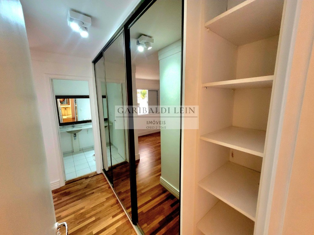 Apartamento para alugar com 3 quartos, 125m² - Foto 11