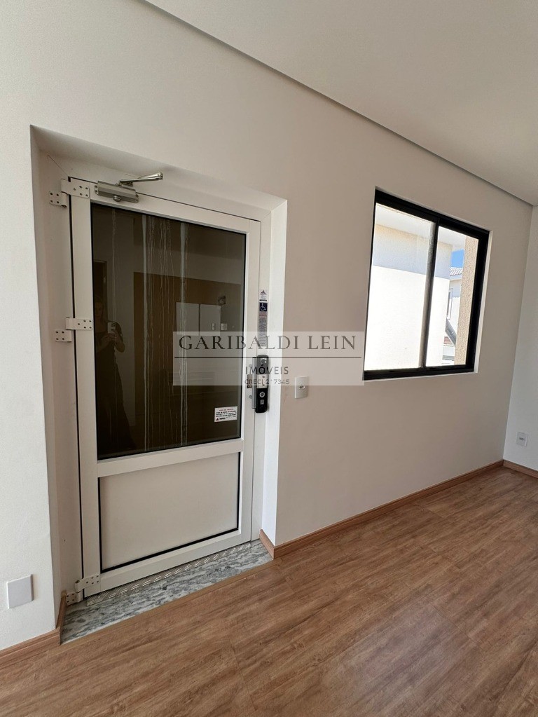 Casa à venda com 3 quartos, 209m² - Foto 4