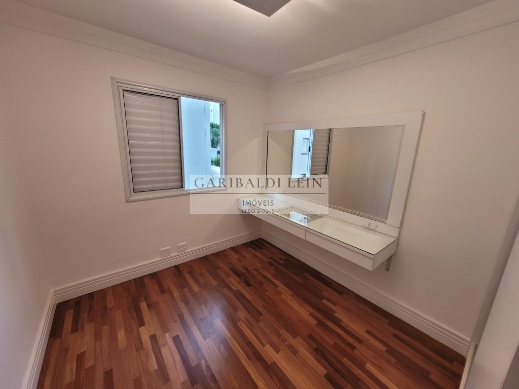 Apartamento para alugar com 3 quartos, 125m² - Foto 13