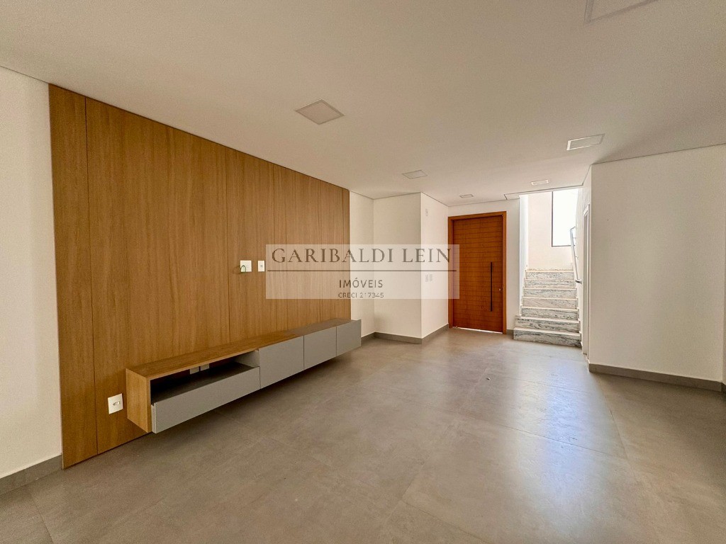 Casa à venda com 3 quartos, 209m² - Foto 3