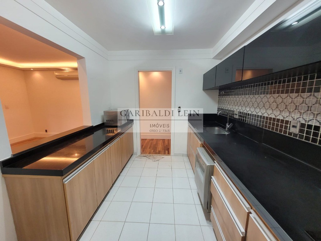 Apartamento para alugar com 3 quartos, 125m² - Foto 20