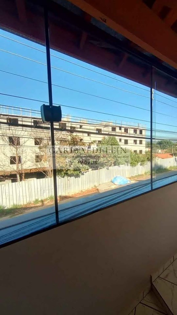 Casa à venda com 3 quartos, 210m² - Foto 3