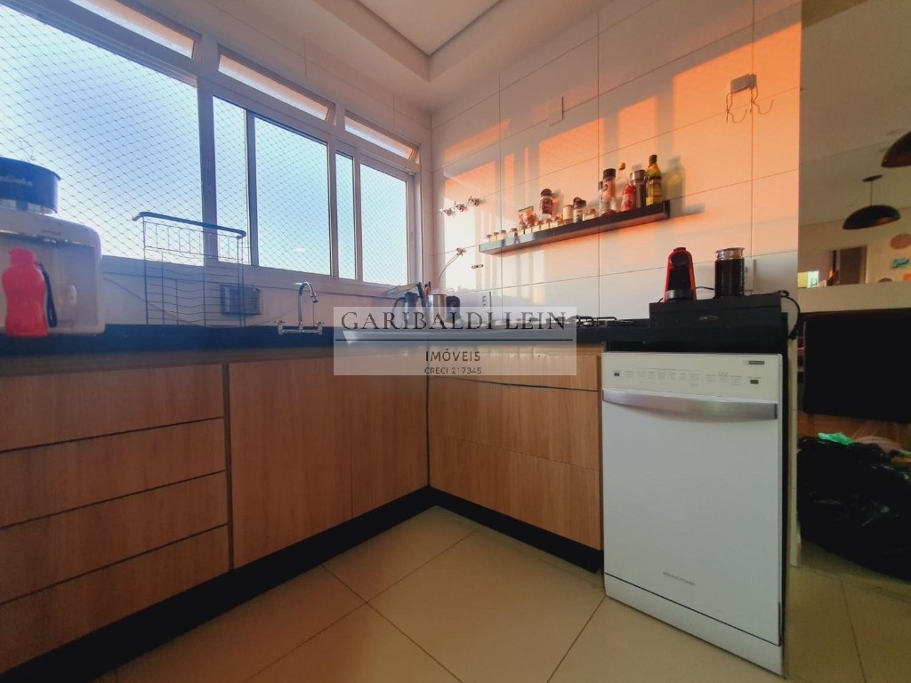 Apartamento à venda com 2 quartos, 75m² - Foto 4