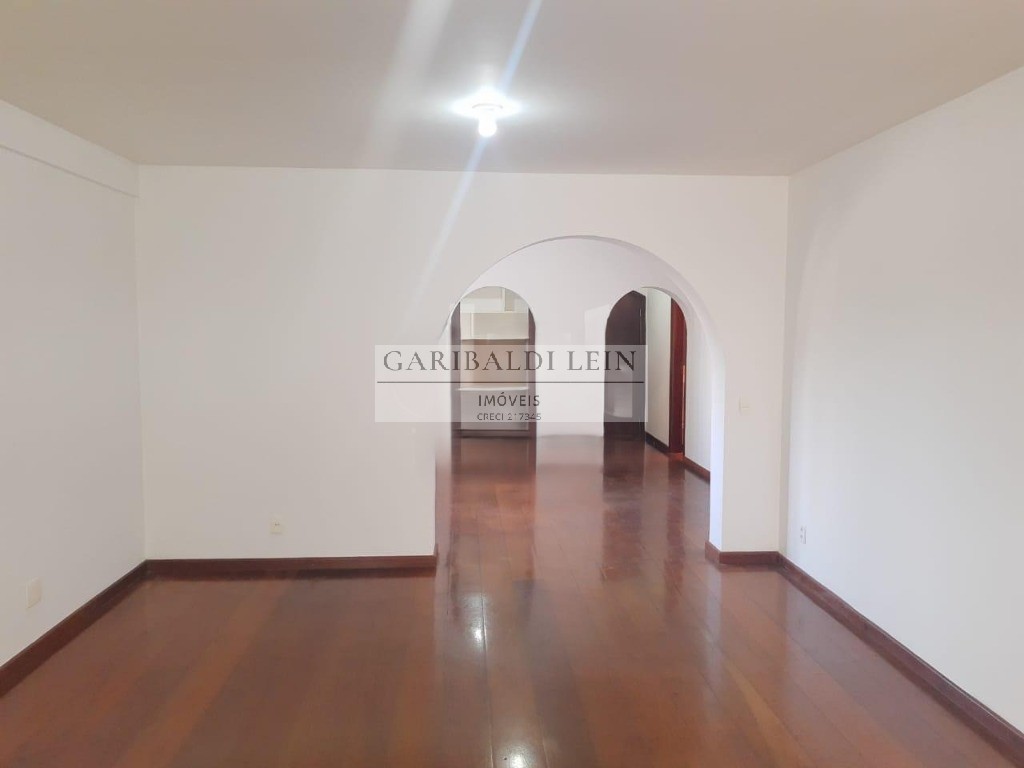 Apartamento à venda com 4 quartos, 157m² - Foto 3