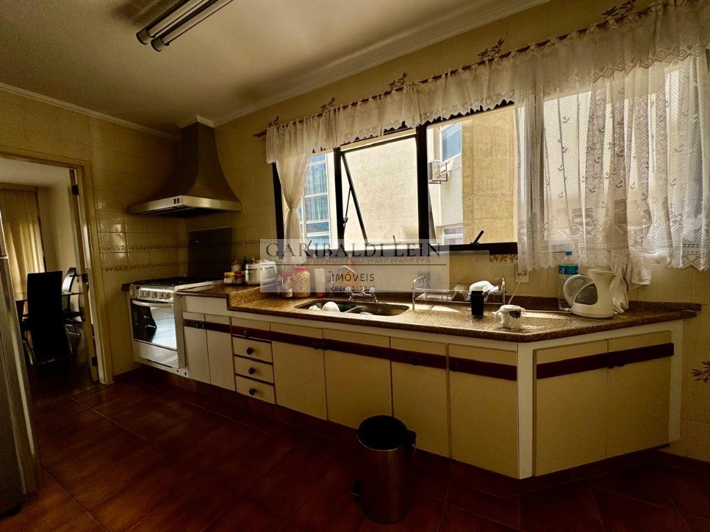 Apartamento à venda com 3 quartos, 177m² - Foto 17