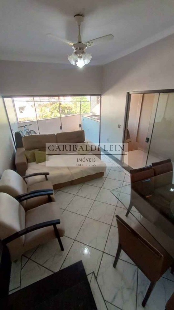 Casa à venda com 3 quartos, 210m² - Foto 4