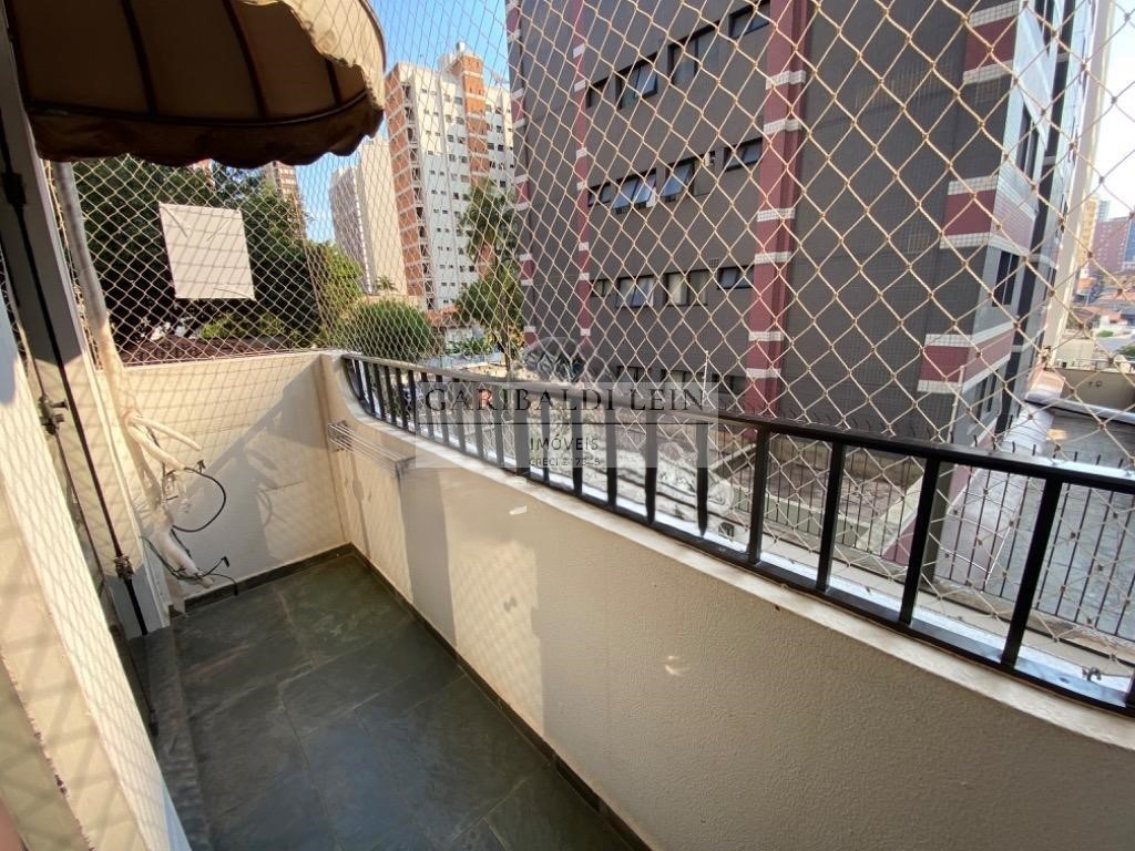 Apartamento à venda com 3 quartos, 111m² - Foto 2