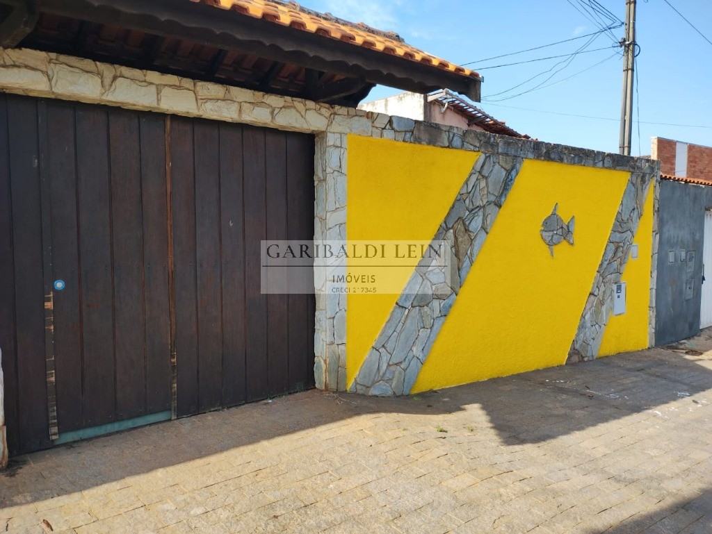 Casa à venda com 2 quartos, 187m² - Foto 1