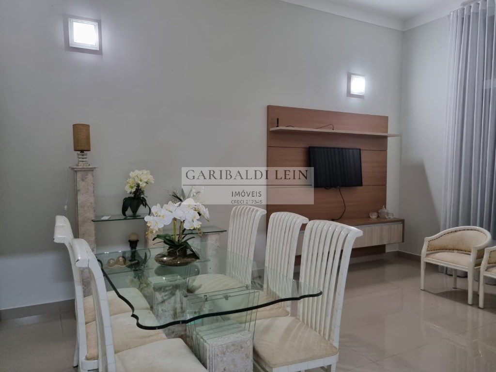 Casa à venda com 3 quartos, 140m² - Foto 2