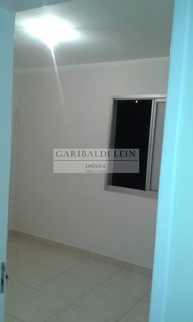 Apartamento à venda com 2 quartos, 60m² - Foto 3