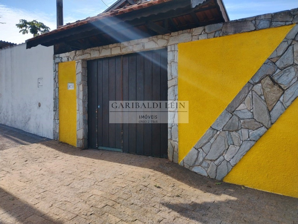 Casa à venda com 2 quartos, 187m² - Foto 2