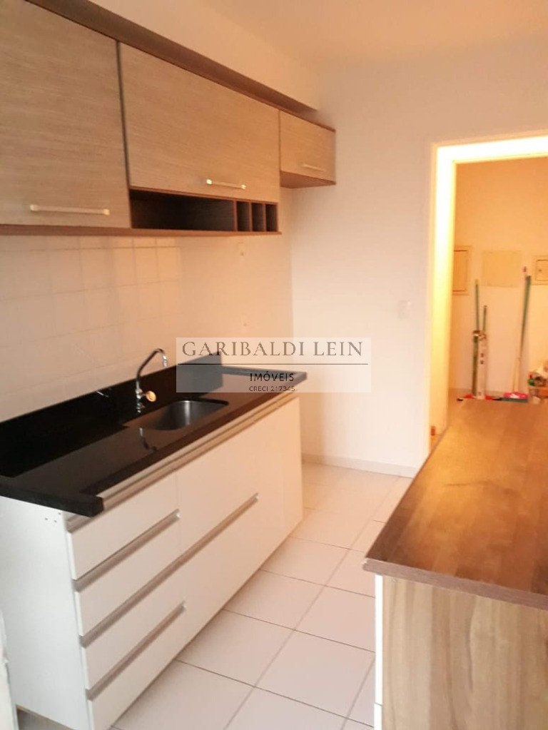 Apartamento para alugar com 2 quartos, 65m² - Foto 21