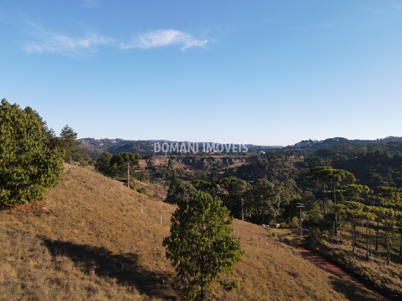Terreno residencial em campos do jordão - sp, região de desc