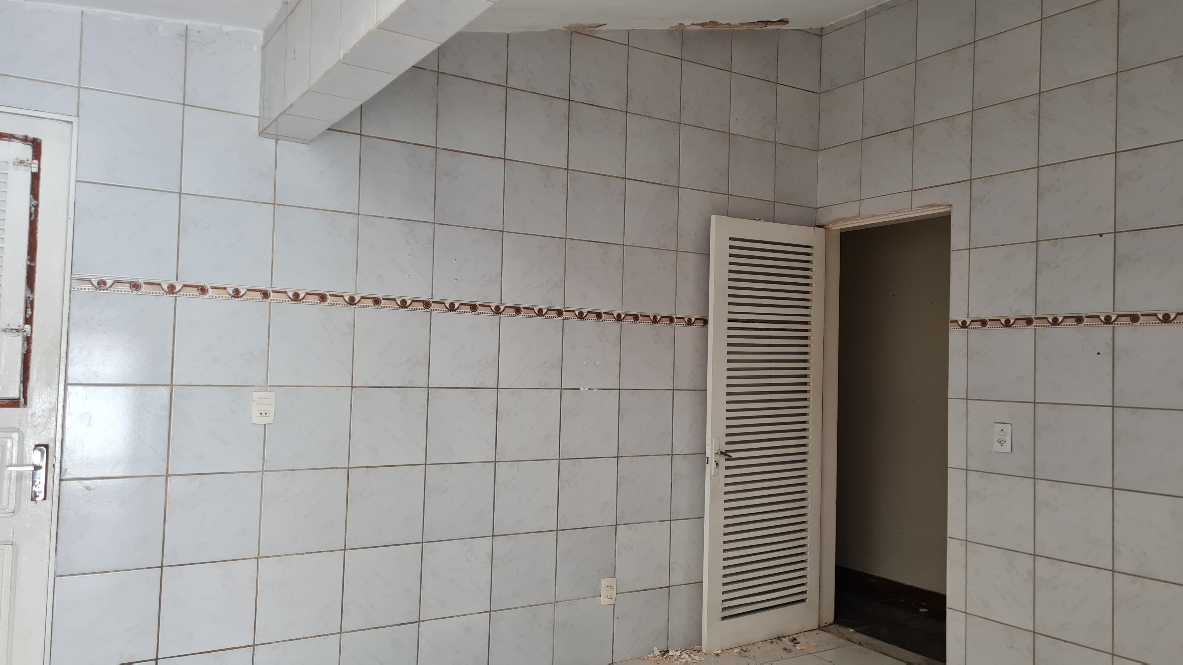 Casa à venda com 4 quartos, 200m² - Foto 6