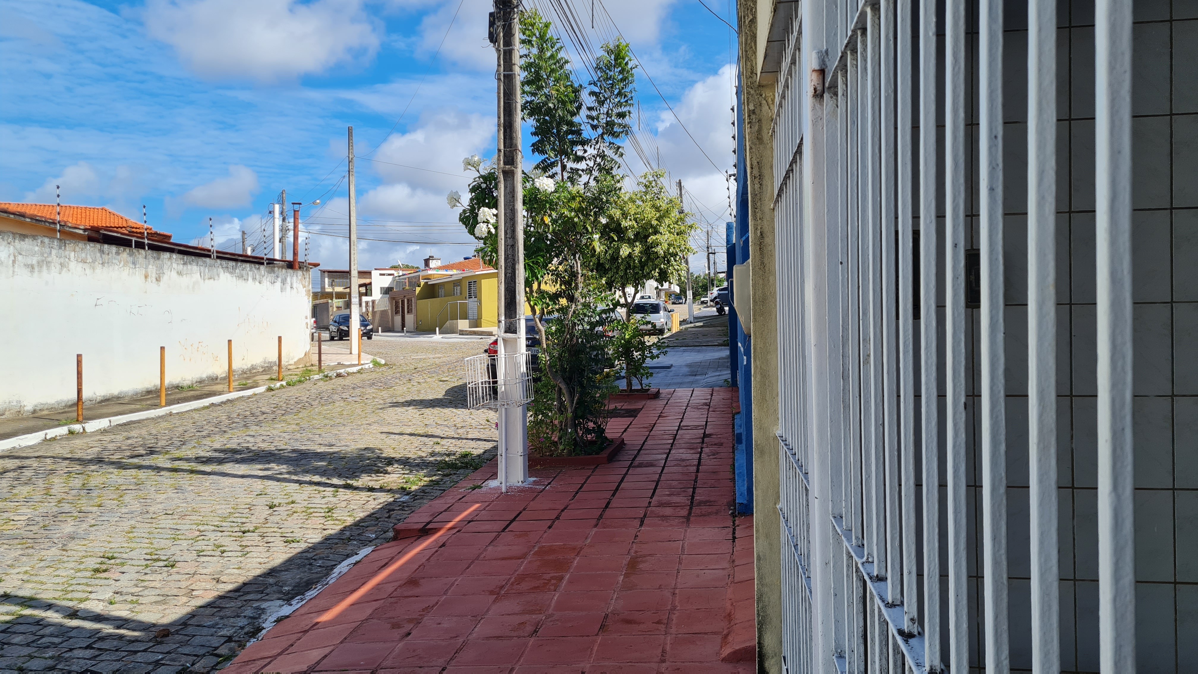 Casa à venda com 4 quartos, 200m² - Foto 4