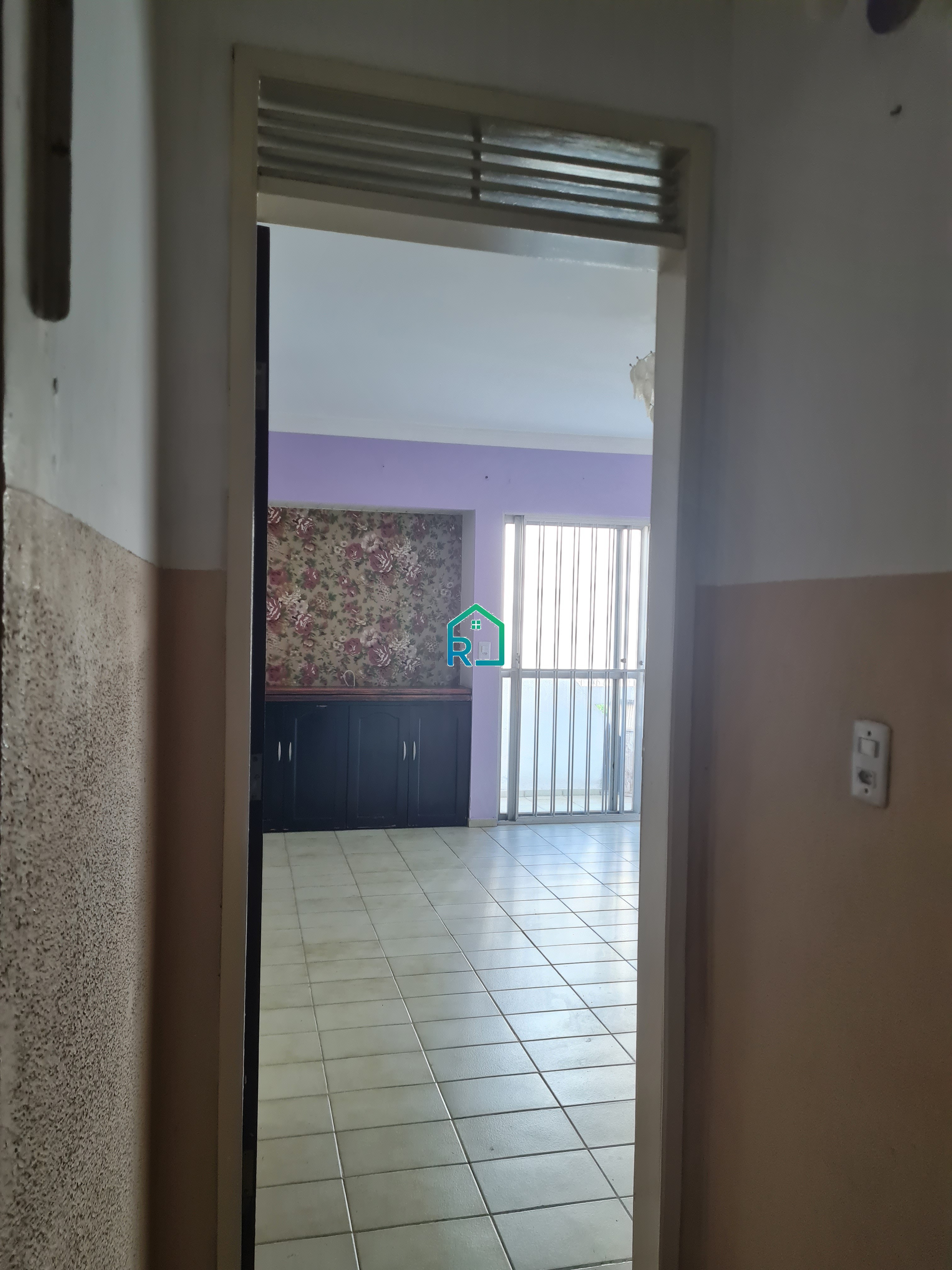 Apartamento à venda com 2 quartos, 75m² - Foto 2