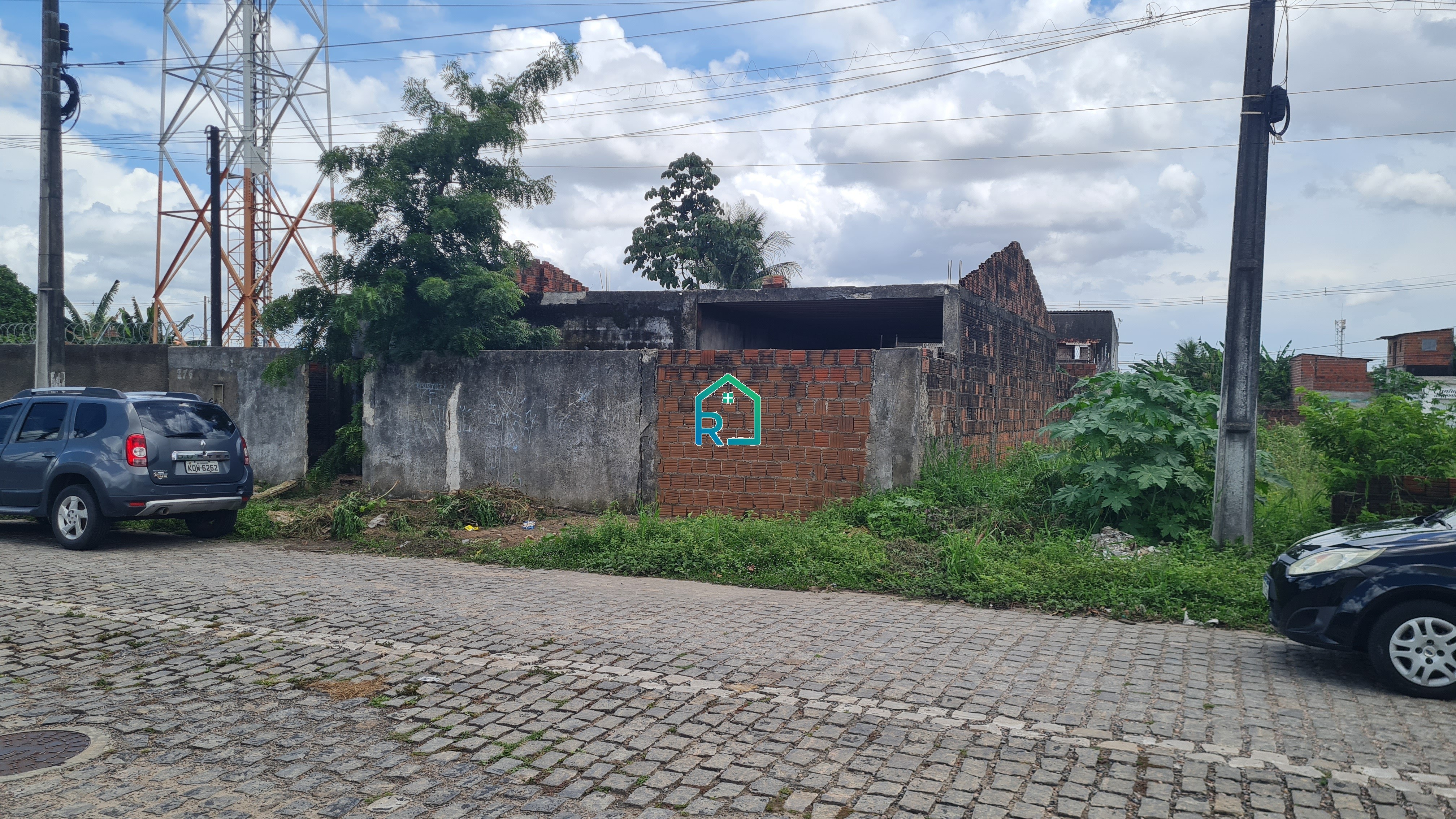 Casa à venda com 2 quartos, 120m² - Foto 1