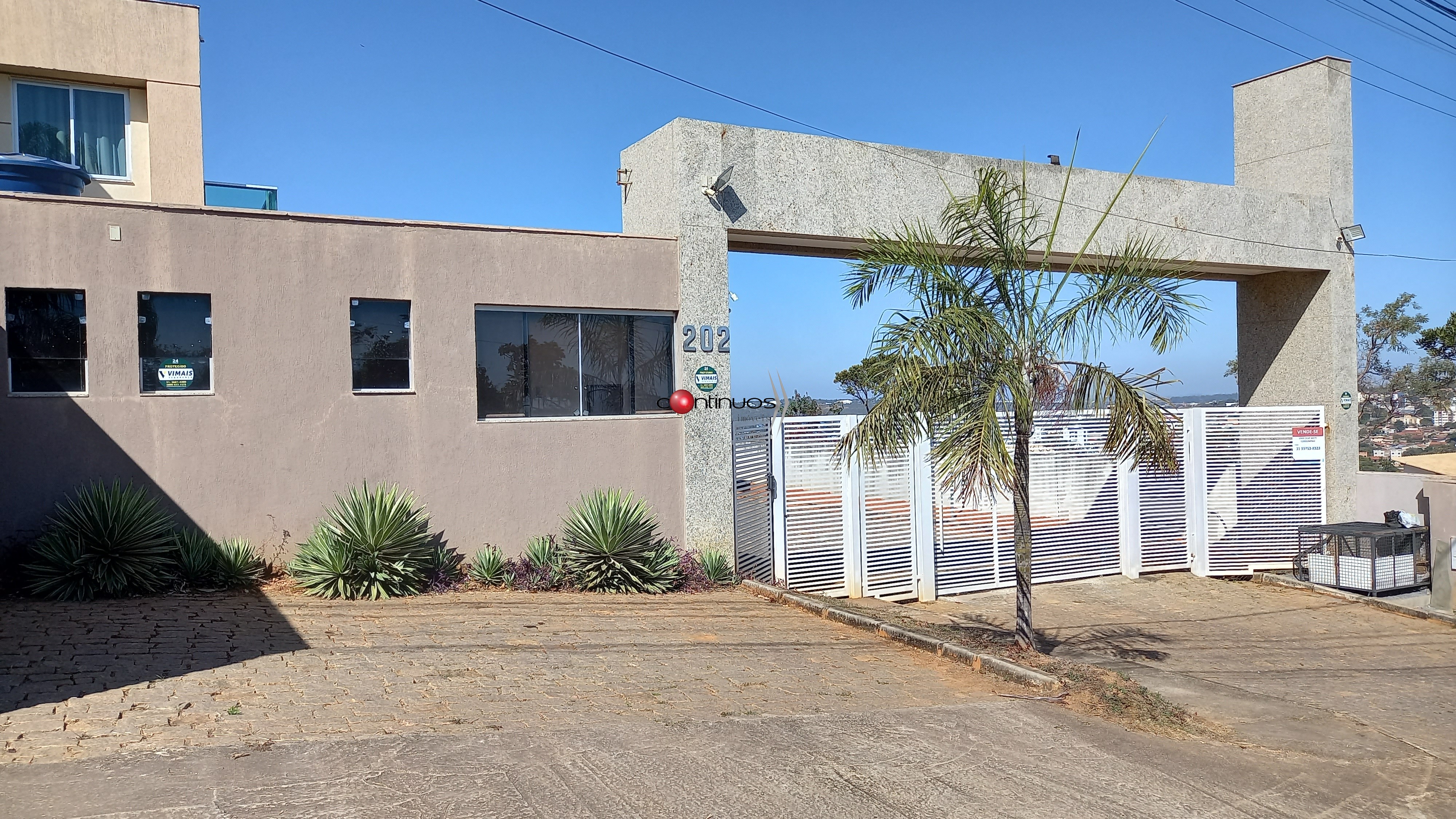 Casa de Condomínio à venda com 3 quartos, 180m² - Foto 2