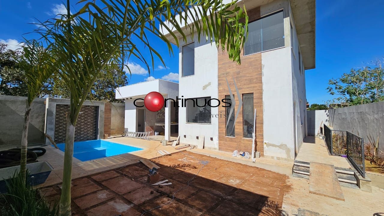 Casa, 4 quartos, 135 m² - Foto 1